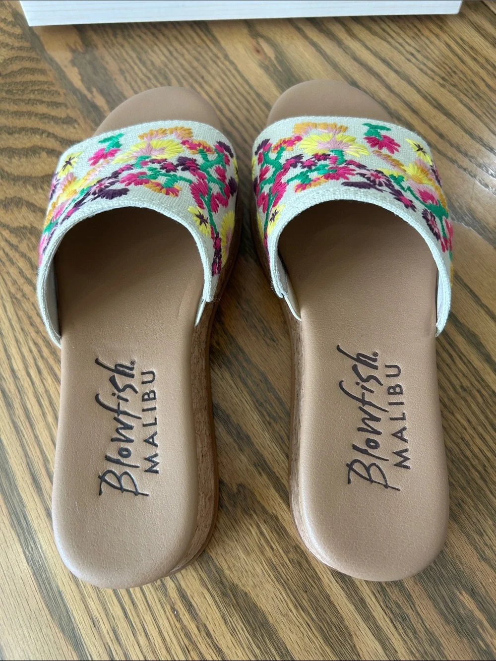 Blowfish Malibu Marshlo Wedge Embroidered Floral Platform Slide, size 7, NIB